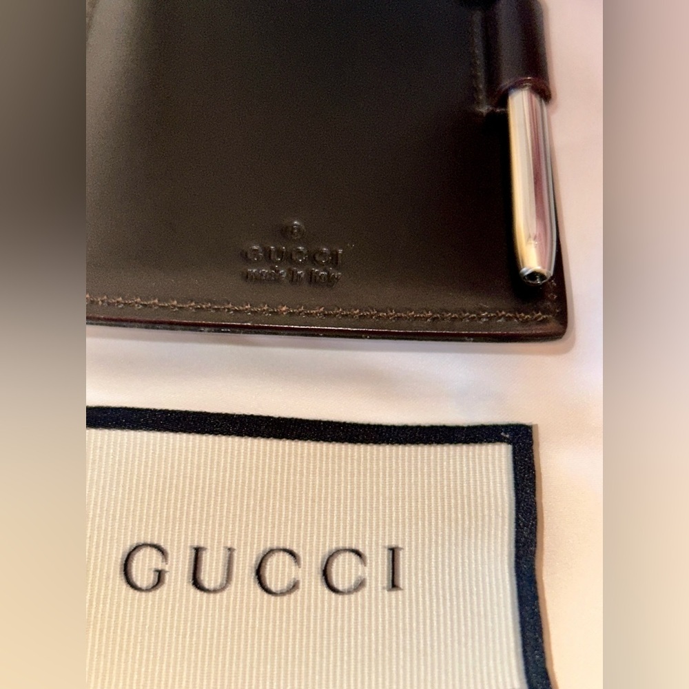 Gucci Brown Monogramed Suede Leather Notepad Holder with Pen. Rare collectors - Picture 8 of 11